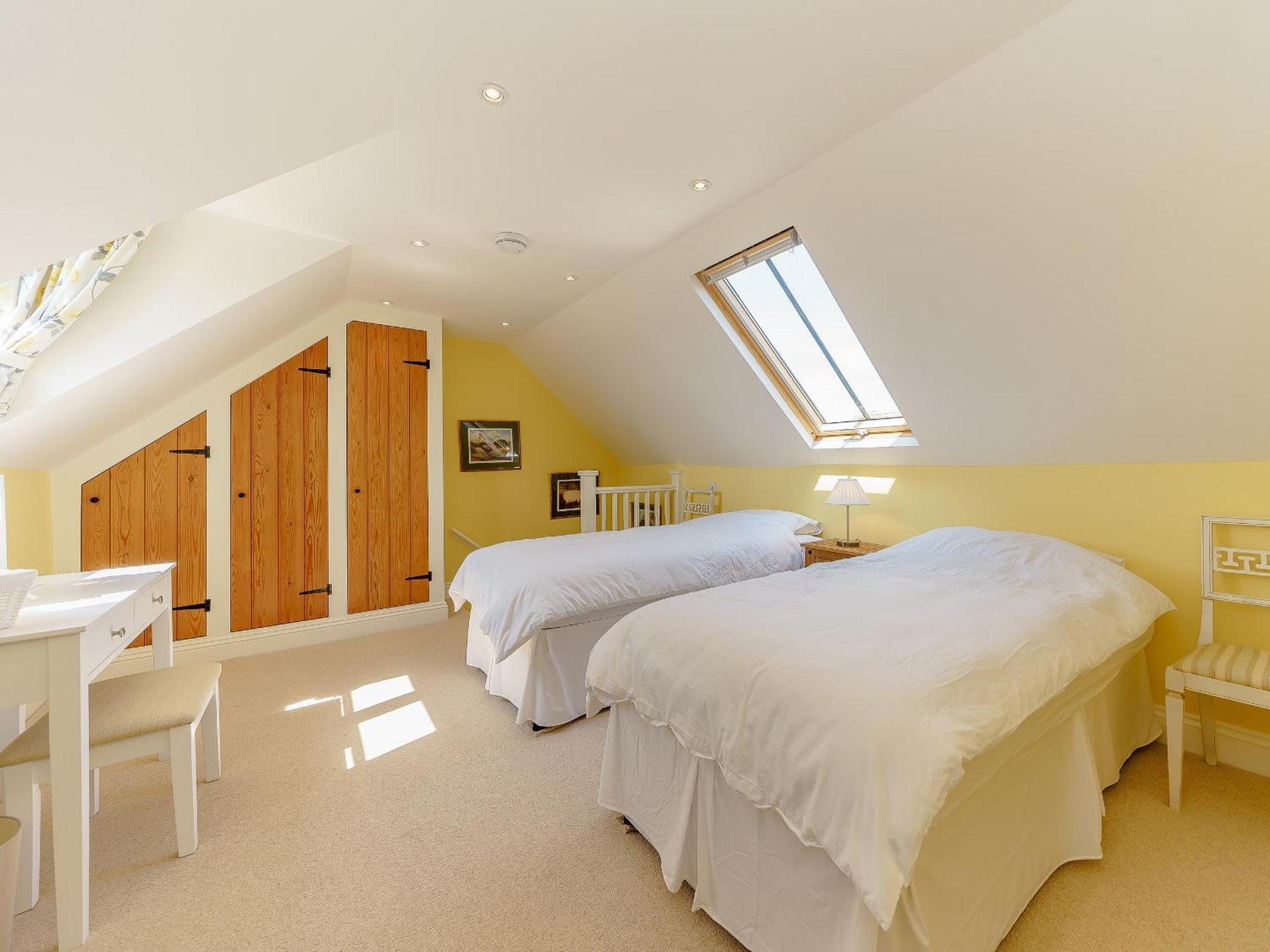 The Clock House Villa Bisley  Exteriör bild
